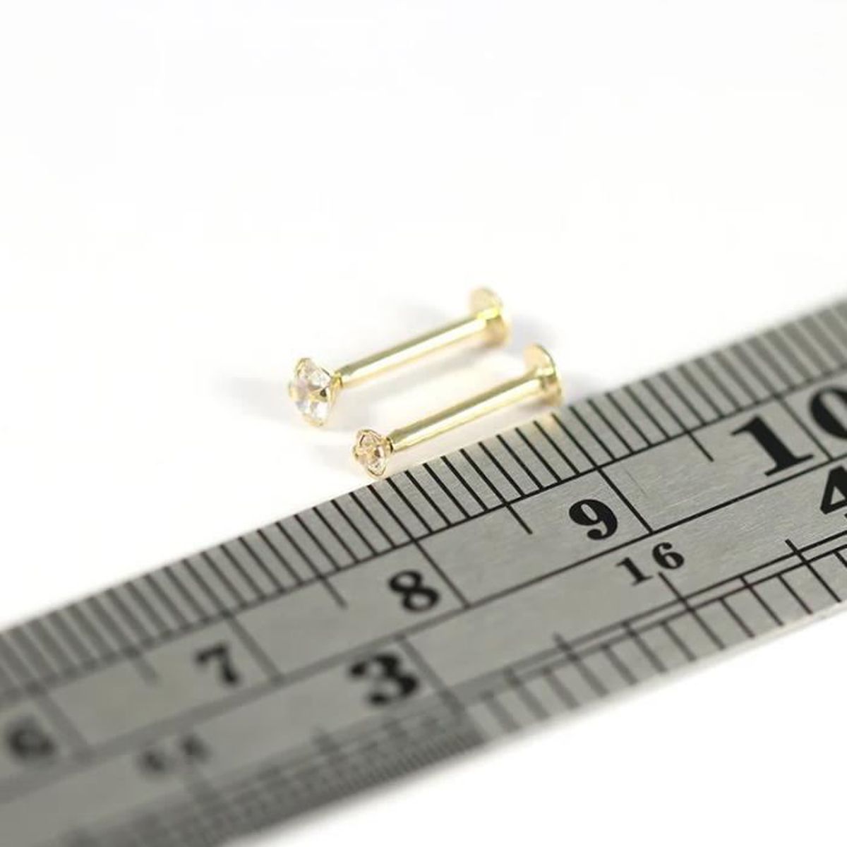 KODY PIERCING Labret Or Creux 9 Carats et Zircon cubique 3mm ou 2mm serti