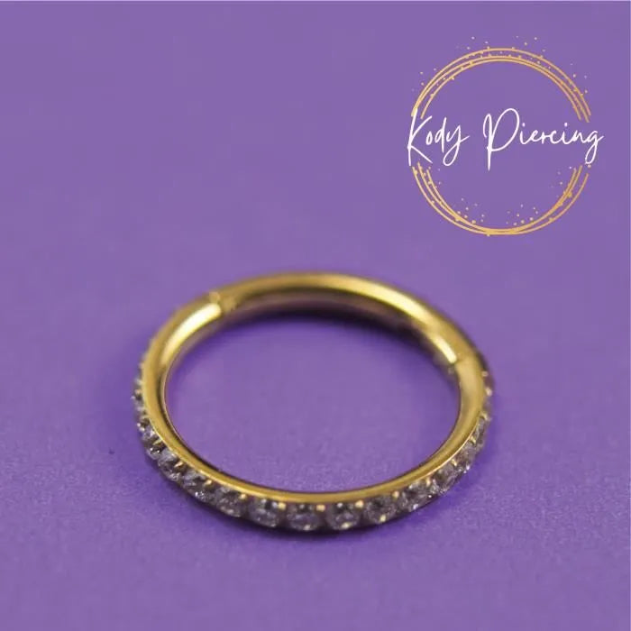KODY PIERCING Anneau Clicker en Or Jaune 14 Carats incrustés de Cristaux Blancs