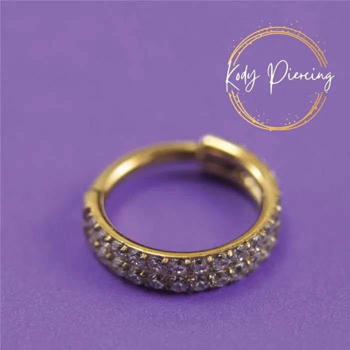 KODY PIERCING Anneau Clicker en Or Jaune 14 Carats et Double Rangée de Cristal Blanc