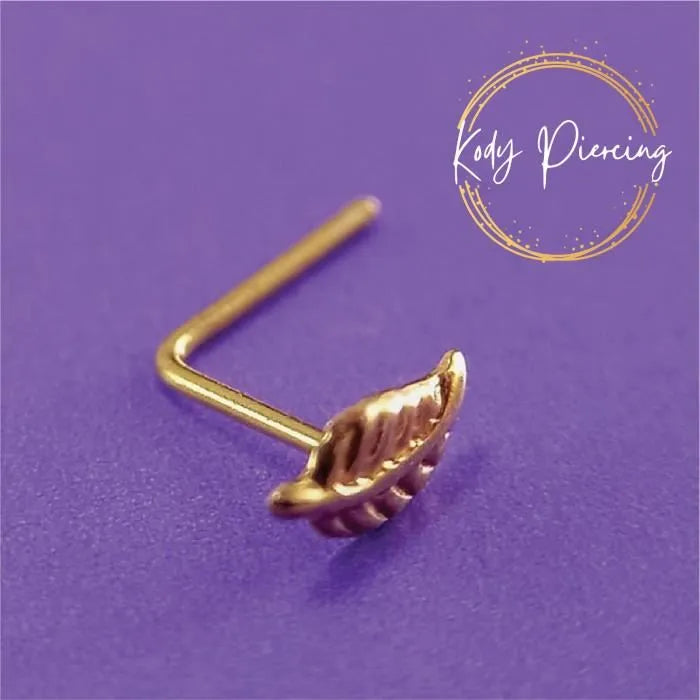 KODY PIERCING Tige en L en Or 9 Carats et Motif Feuille de 5mm